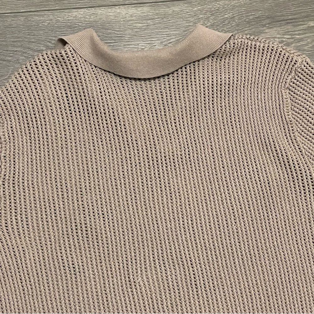 ALO Men's Yoga Open Knit Polo Shirt Short Sleeve Beige - Picture 7 of 8